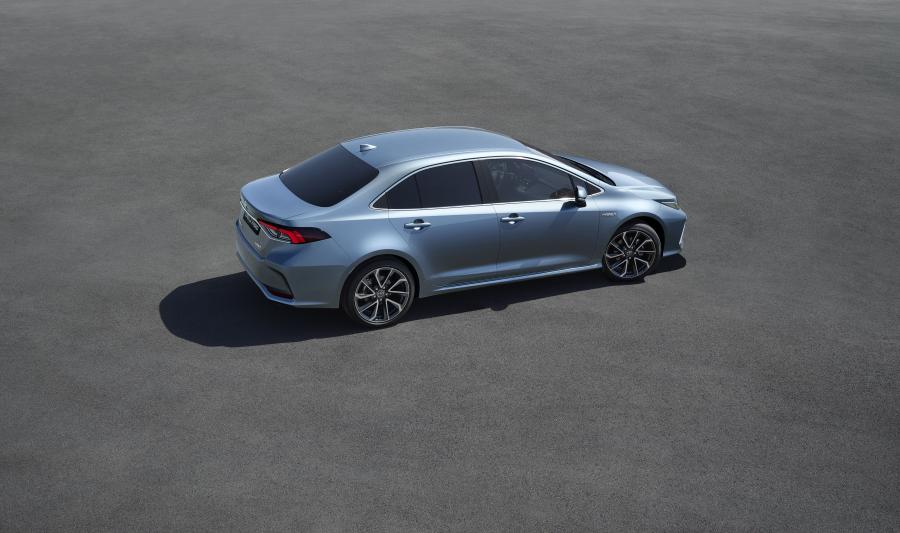  Toyota Corolla Hybrid Sedan 2019 года  (NA) (фото 5 из 44)
